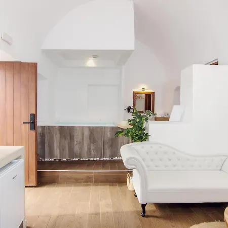 Vila Santorini Rooftop Hot Tub With Panoramic Views