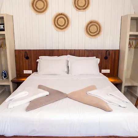 Santorini Rooftop Hot Tub With Panoramic Views *