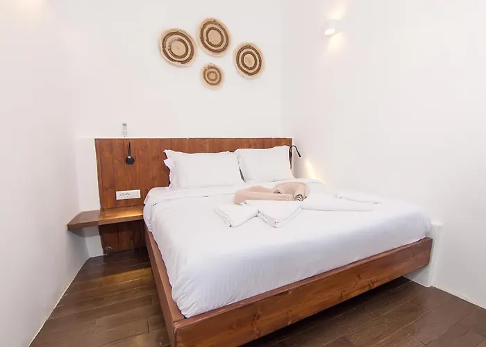 Villa Santorini Rooftop Hot Tub With Panoramic Views