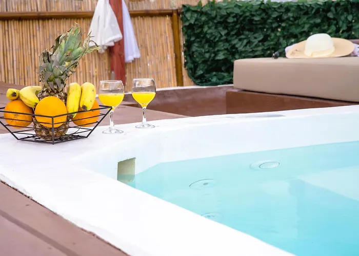 Villa Santorini Rooftop Hot Tub With Panoramic Views *