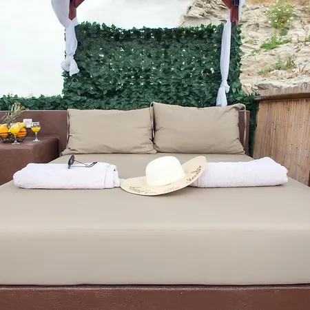 Santorini Rooftop Hot Tub With Panoramic Views Akrotiri (Santorini)