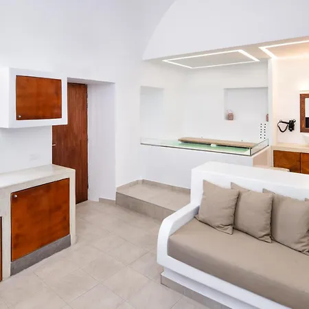 Santorini Rooftop Hot Tub With Panoramic Views *