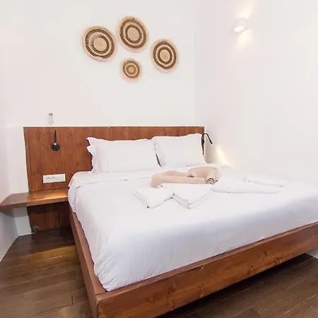 Villa Santorini Rooftop Hot Tub With Panoramic Views