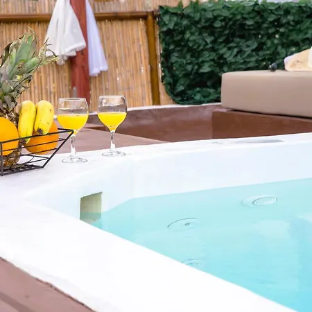 Villa Santorini Rooftop Hot Tub With Panoramic Views *