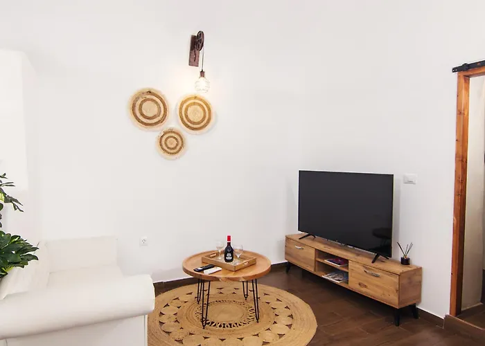 Villa Santorini Rooftop Hot Tub With Panoramic Views Akrotírion