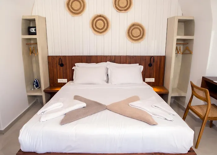 Santorini Rooftop Hot Tub With Panoramic Views *